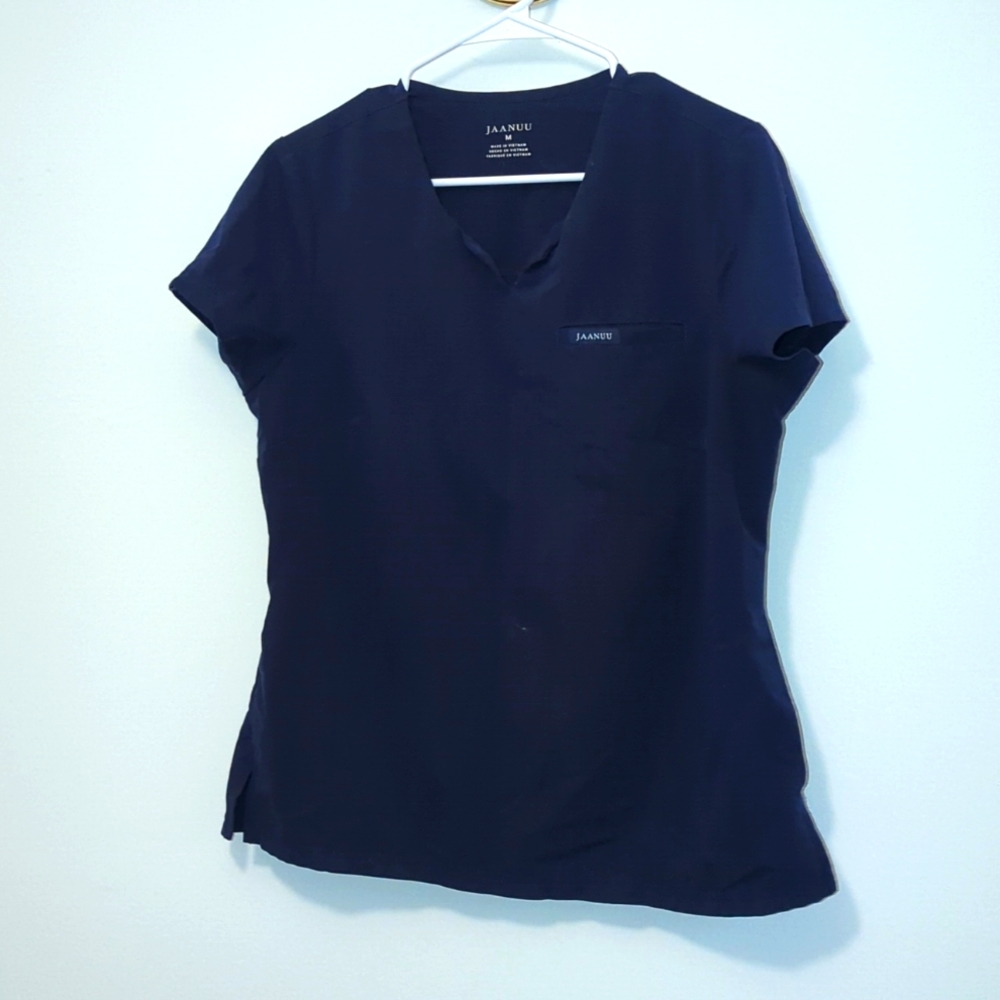 Jaanuu Scrub top